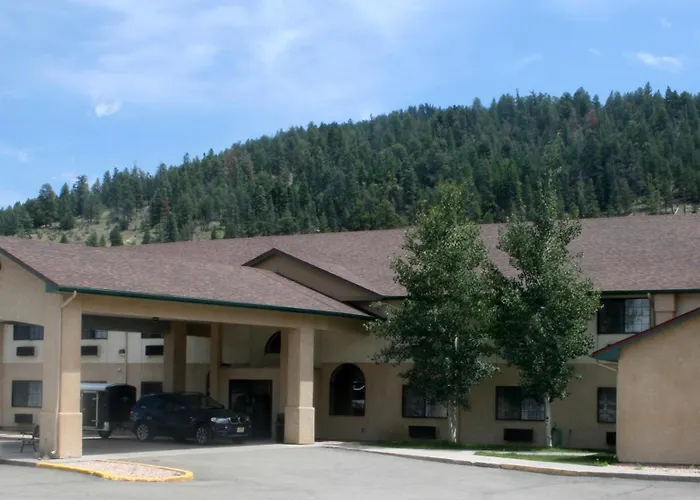 Quality Inn & Suites - Wolf Creek