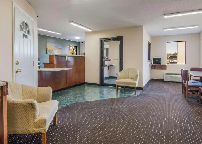 Rodeway Inn & Suites Dublin