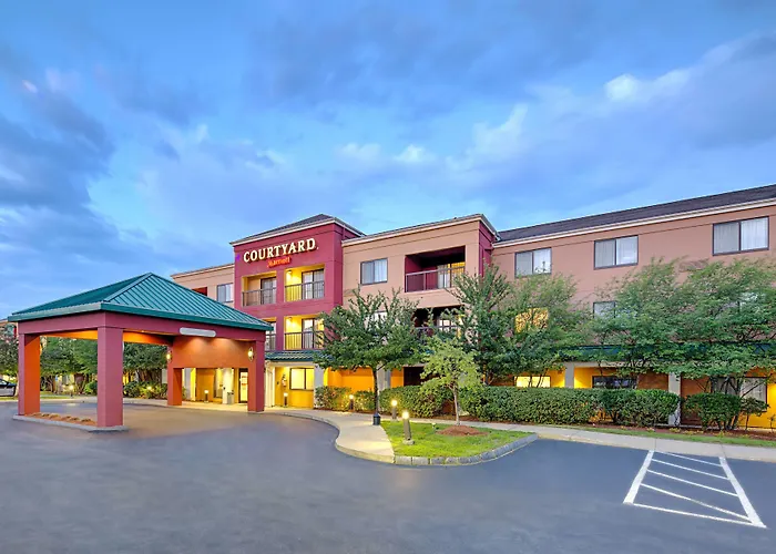 Courtyard By Marriott Manchester-Boston Regional Airport