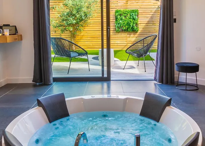 Le Secret - Nuit romantique avec Jacuzzi privatif - Champagne offert - Climatisation Nantes