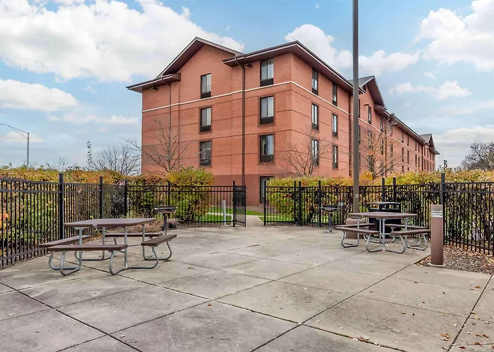 Extended Stay America Suites - Chicago - Lombard - Yorktown Center