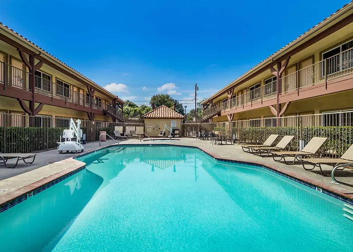 Best Western Corona Hotel & Suites