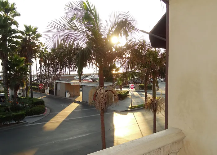 Balboa Inn, On The Beach At Newport