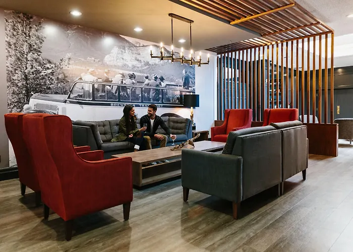 Elk + Avenue Hotel