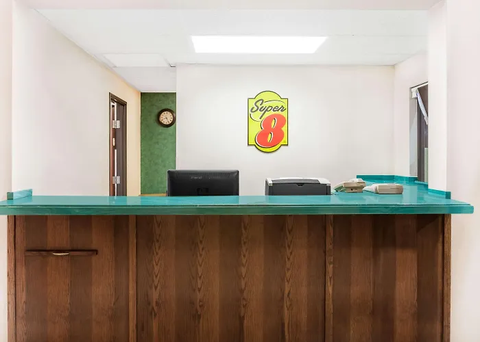 Super 8 By Wyndham Conway Hotel