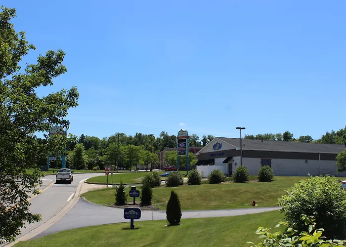 Microtel Inn & Suites By Wyndham Pittsburgh Airport