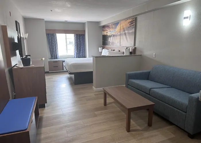 Days Inn & Suites By Wyndham