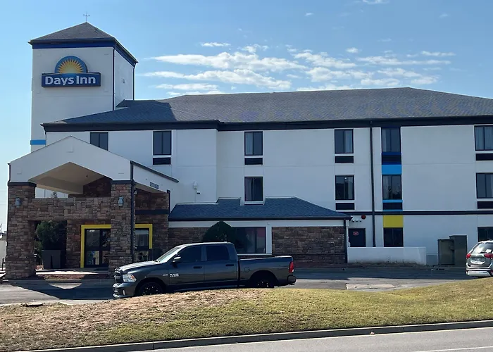 Days Inn By Wyndham Tulsa Central