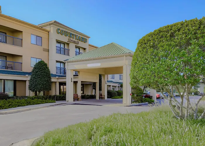 Courtyard By Marriott Monroe Airport