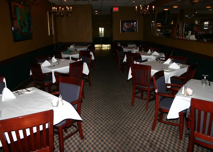 Maron Hotel & Suites Danbury