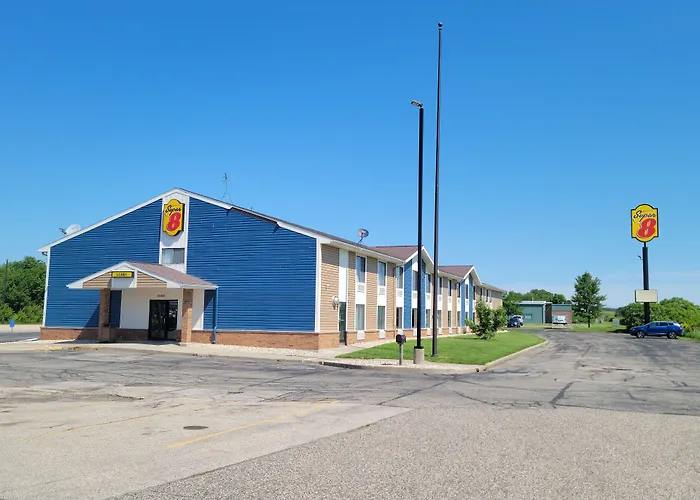 Super 8 By Wyndham Portage