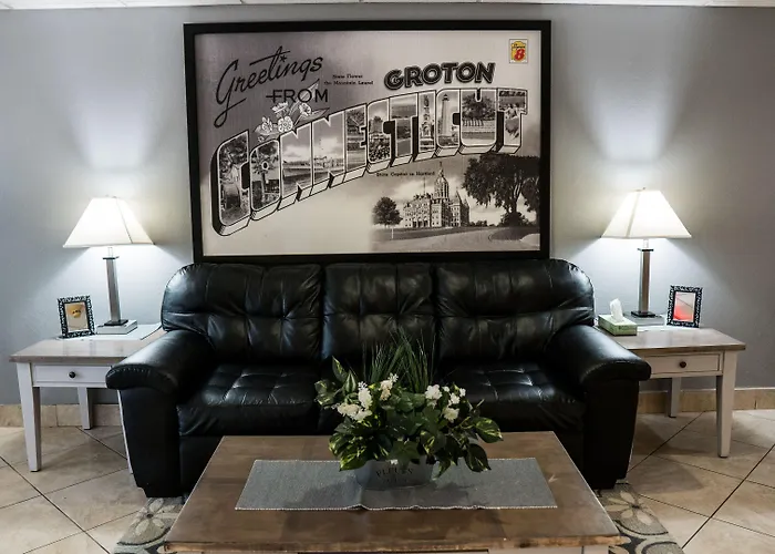Super 8 By Wyndham Groton