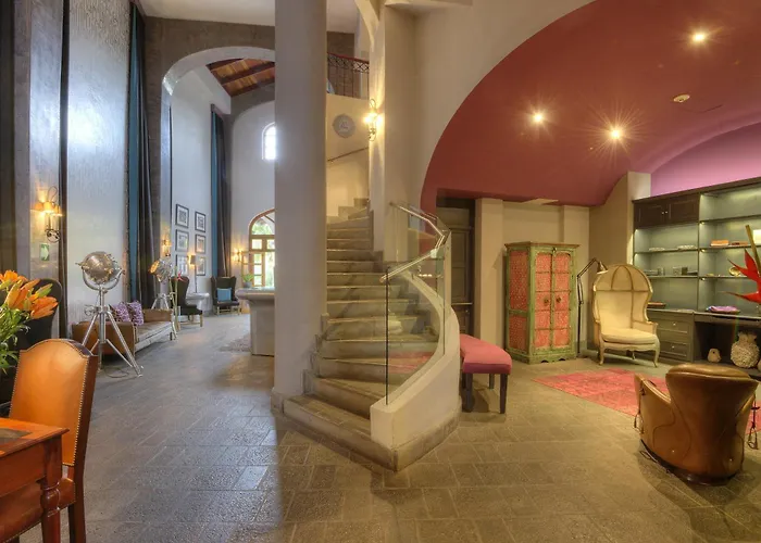 Alta Las Palomas Hotel
