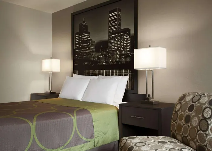 Super 8 By Wyndham Portland Airport Hotel