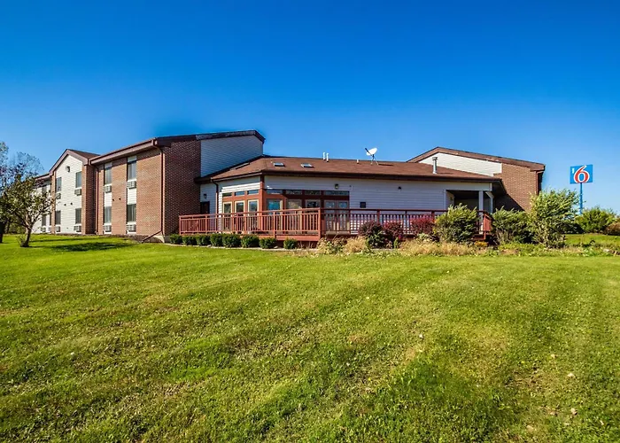 Motel 6-Saukville, Wi