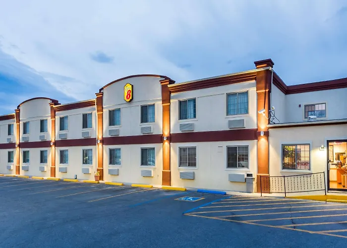 Super 8 By Wyndham Douglas