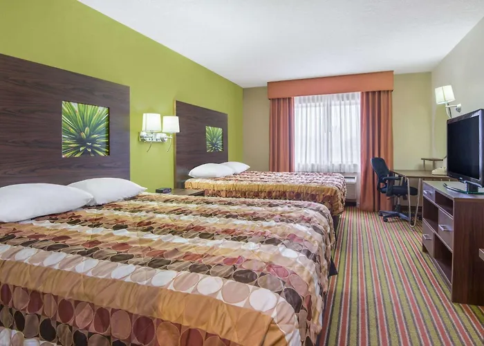 Super 8 By Wyndham Portales Motel