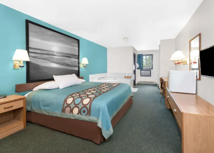 Super 8 By Wyndham Huron