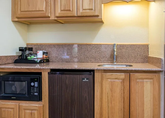 Quality Inn Jacksonville Near I-72
