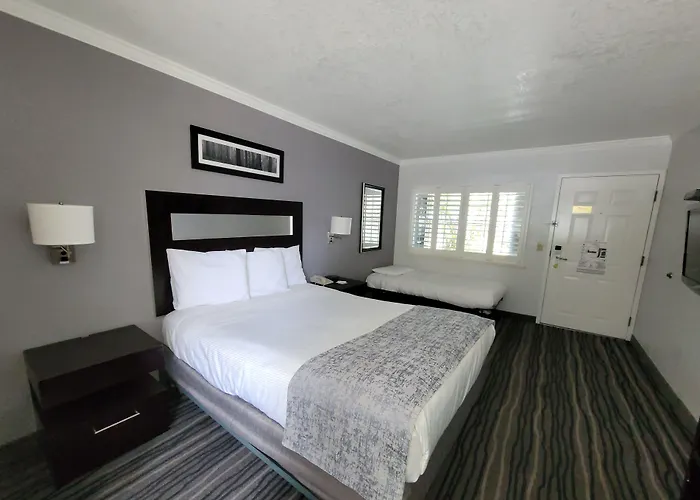 Redwood Creek Inn