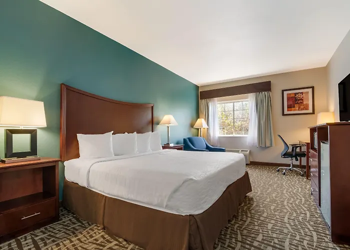 Surestay Plus Hotel By Best Western Topeka