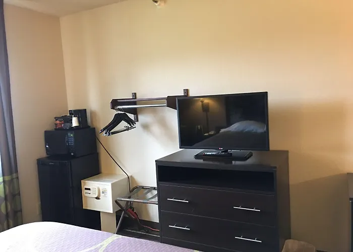 Super 8 By Wyndham Weston Wv