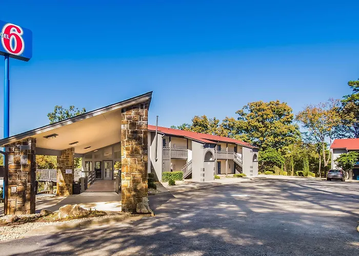 Motel 6-, Ar
