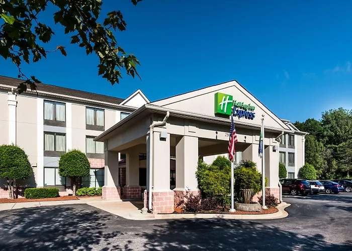 Holiday Inn Express & Suites Charlotte Arpt-Belmont By Ihg