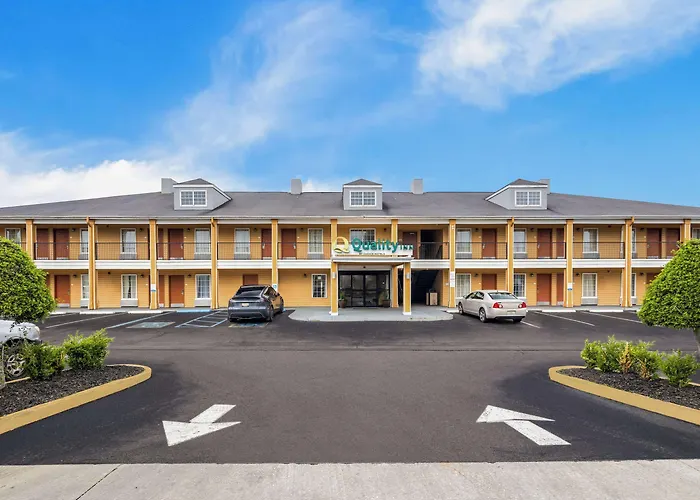 Quality Inn Decatur River City