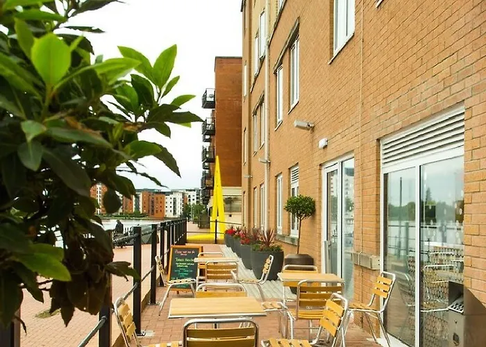 Holiday Inn Express Cardiff Bay By Ihg
