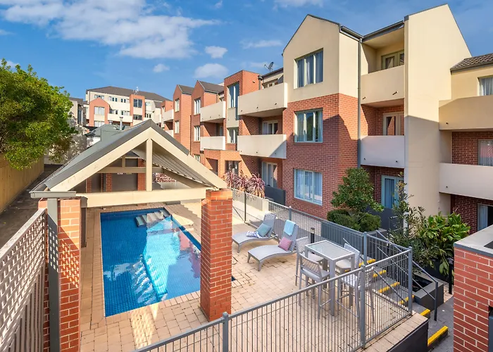 Mainstay Suites Kew
