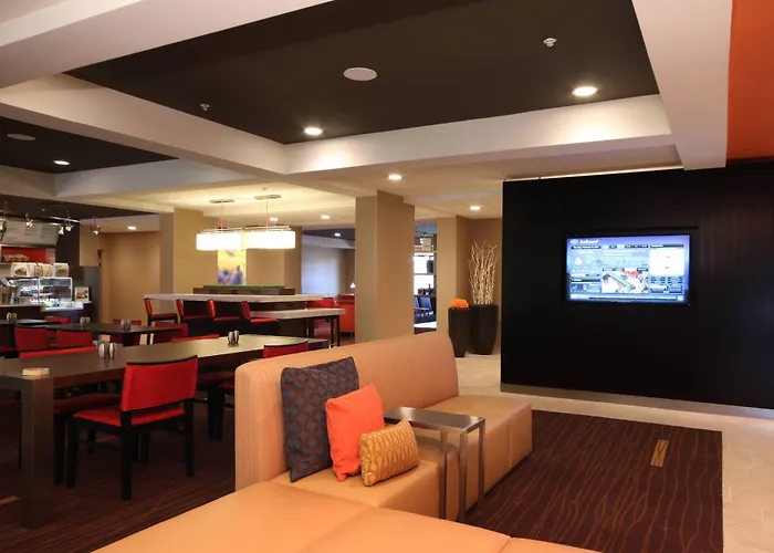 Courtyard By Marriott Palmdale