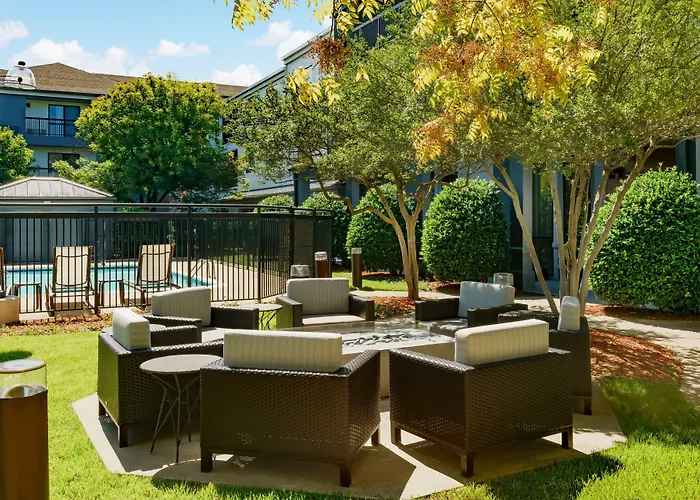 Courtyard By Marriott Dallas Lewisville