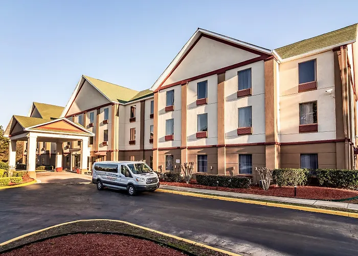 Red Roof Plus+ & Suites Atlanta Airport South College Park