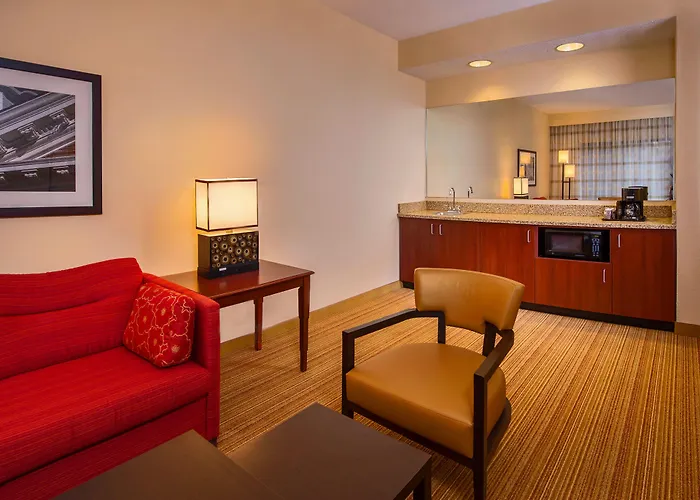 Courtyard By Marriott Dulles Town Center