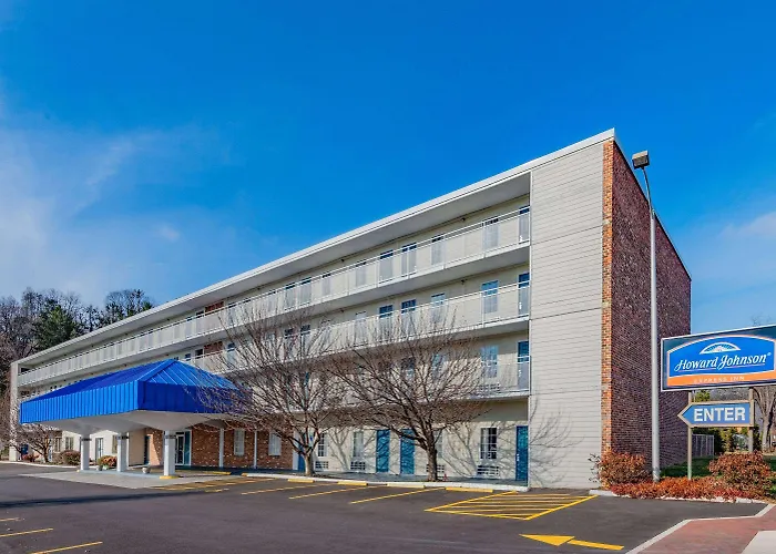 Howard Johnson By Wyndham Staunton