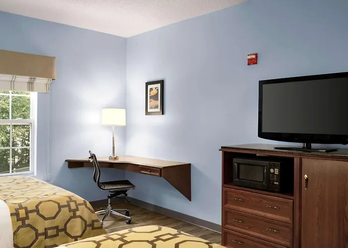 Baymont By Wyndham Henderson Oxford Hotel