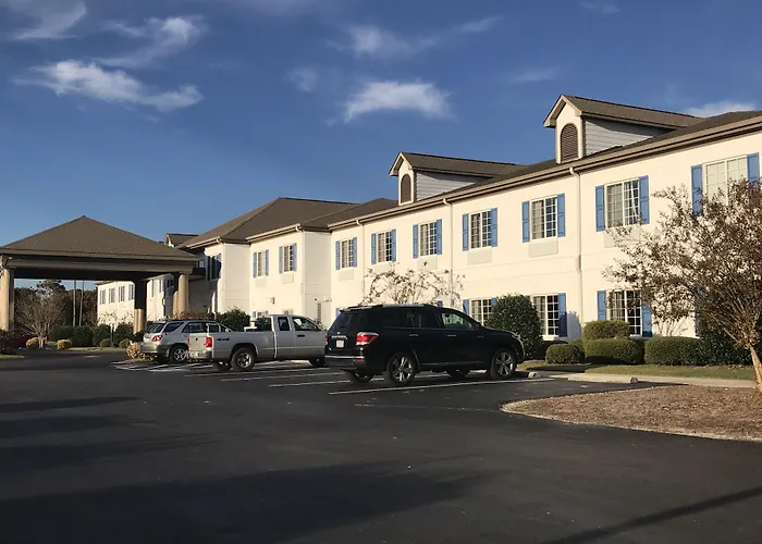 Blue Water Inn & Suites BW Signature Collection Sneads Ferry