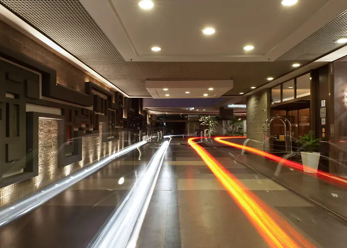 Qoya Hotel Curitiba, Curio Collection By Hilton