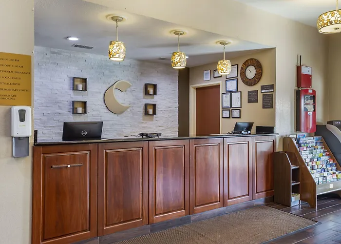 Aurora Dog Friendly Hotels