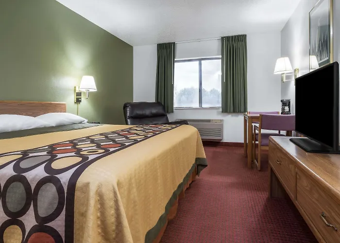 Super 8 By Wyndham Fond Du Lac