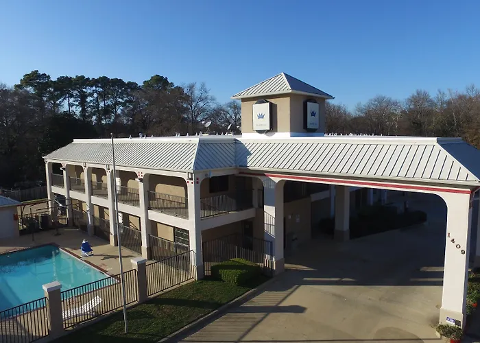Majestic Inn