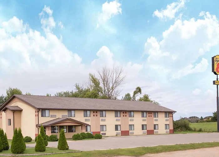 Super 8 By Wyndham Austin Mn