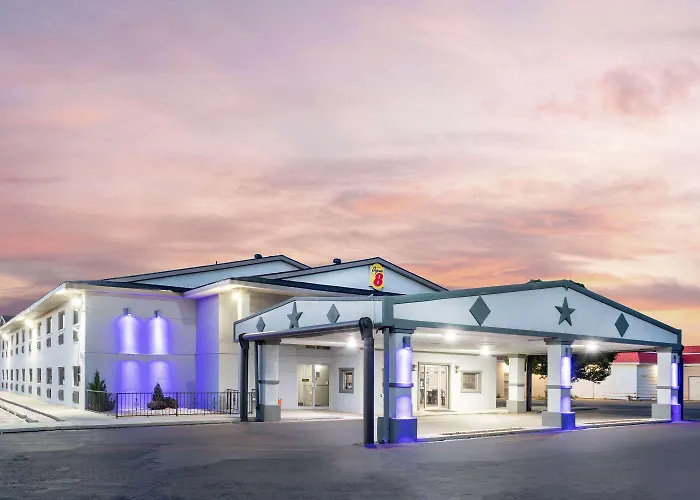 Super 8 By Wyndham Amarillo Central Tx