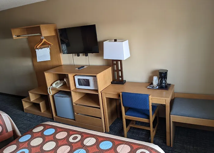 Super 8 By Wyndham Baxter/Brainerd Area
