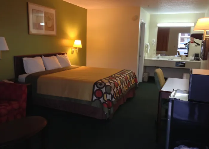 Super 8 By Wyndham Florence