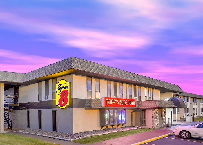 Super 8 By Wyndham Windsor/Madison North