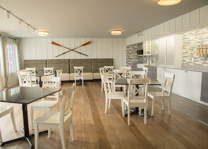Harbor Town, BW Signature Collection By Best Western Manitowoc