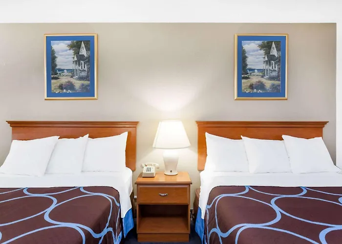 Super 8 By Wyndham Montgomery Maybrook