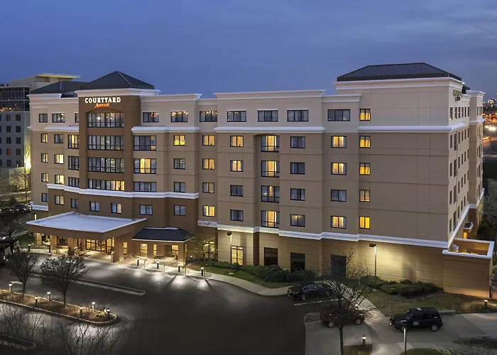 Courtyard By Marriott Newark Elizabeth